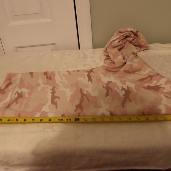 LOU & Grey Camo Sweatshirt Women's Medium Pink Soft Terry Crew Neck Long Sleeve - Picture 8 of 9